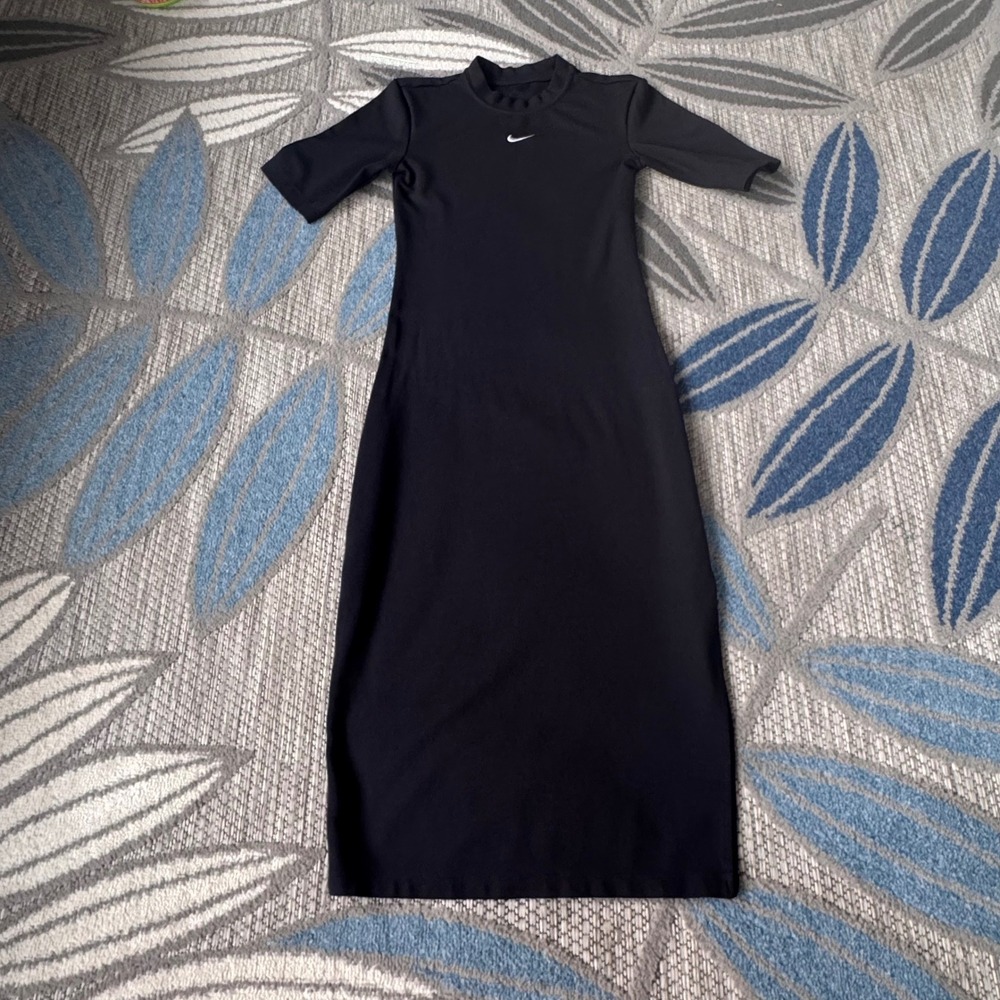 Nike Women's Sportswear Essential Midi Tight Fit Black Dress Size XS